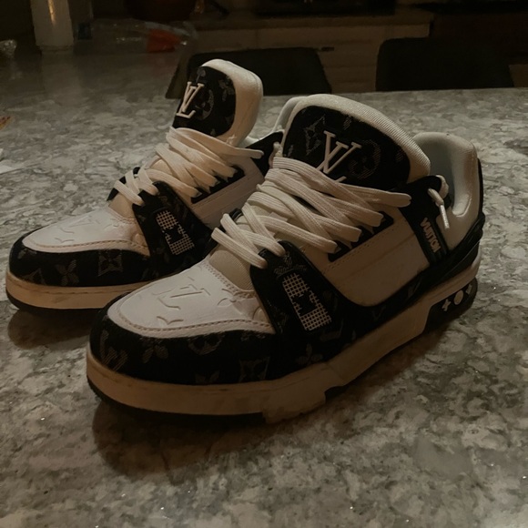 Louis Vuitton Trainers - Picture 4 of 5